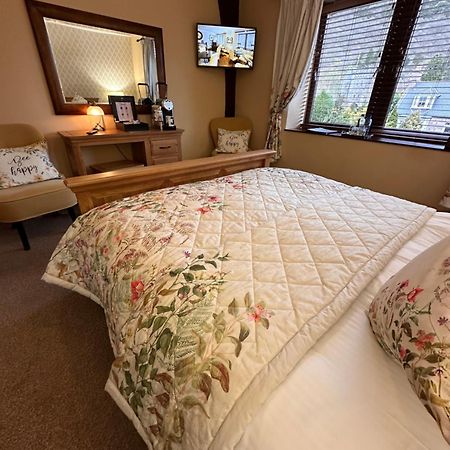 The Auld Kirk Bed & Breakfast Ballater Exterior photo