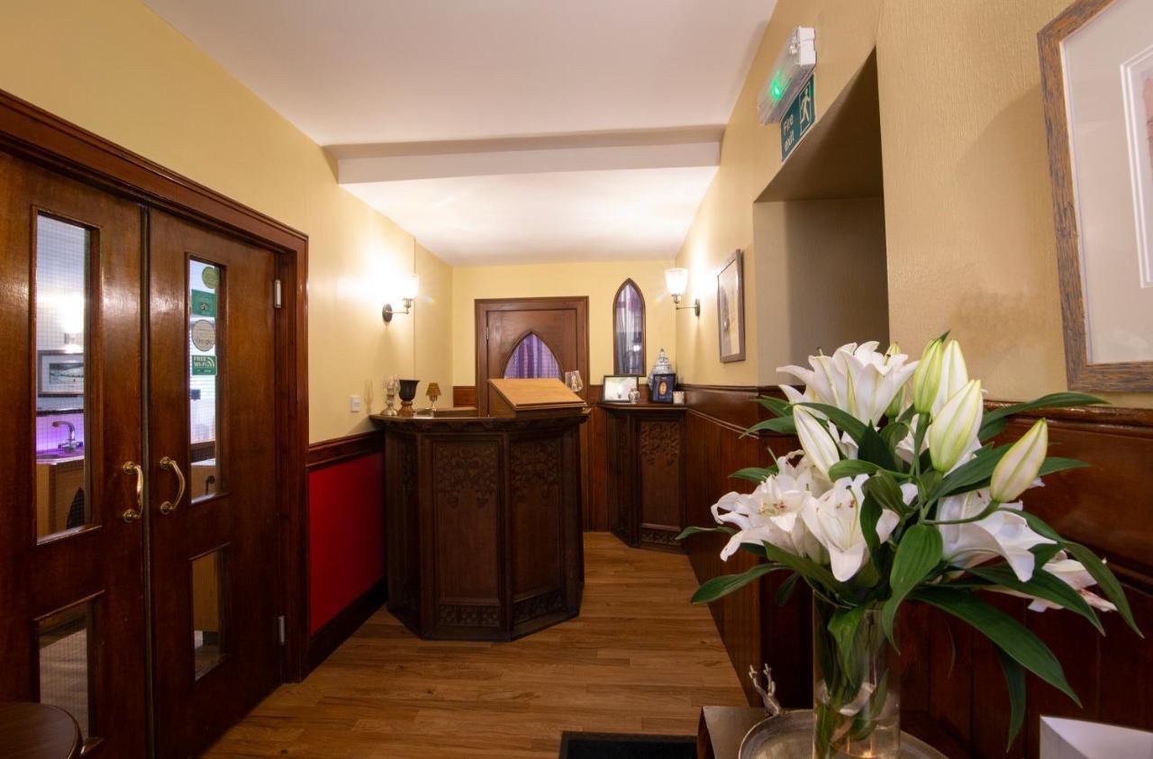 The Auld Kirk Bed & Breakfast Ballater Exterior photo