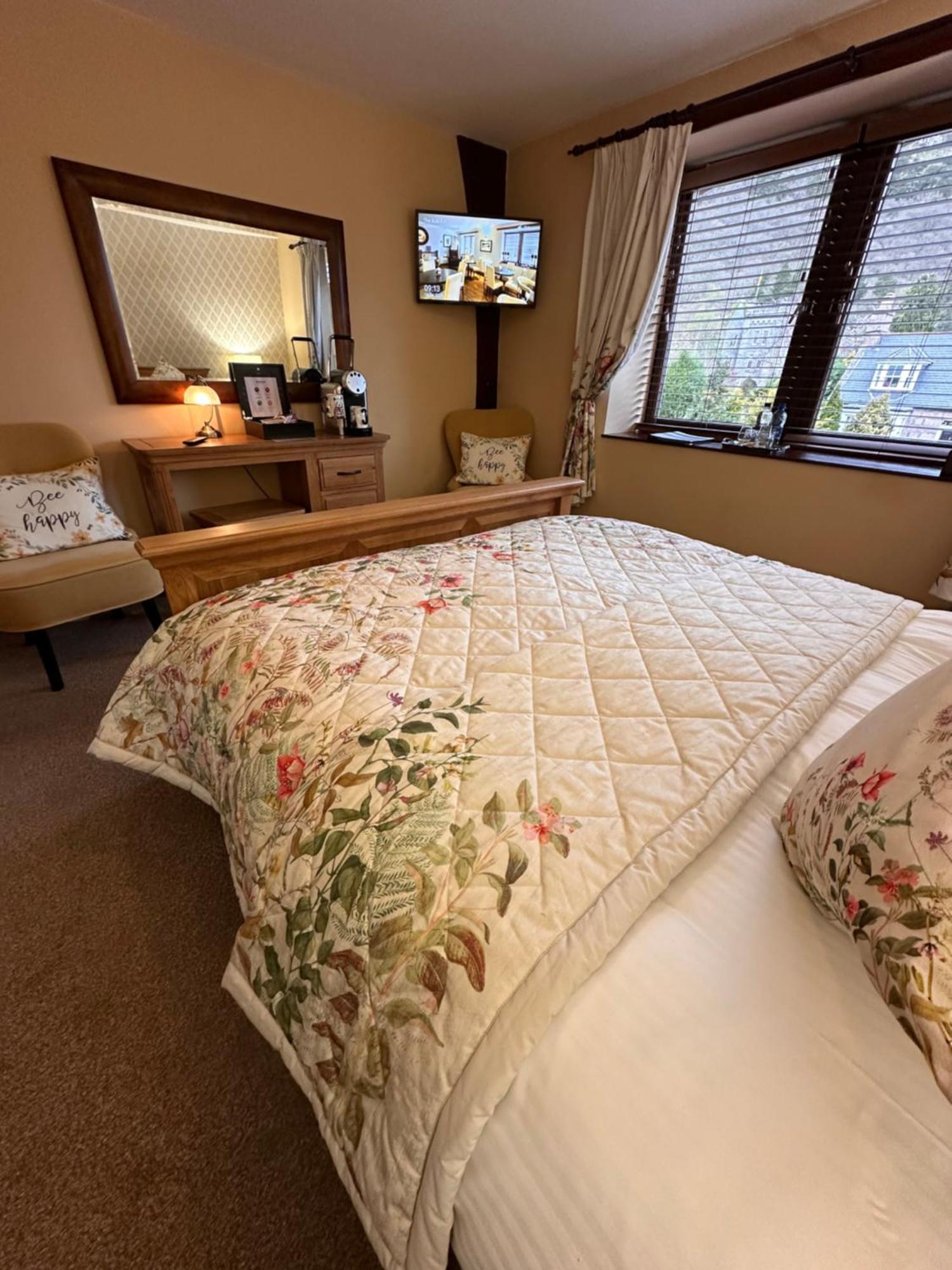 The Auld Kirk Bed & Breakfast Ballater Exterior photo